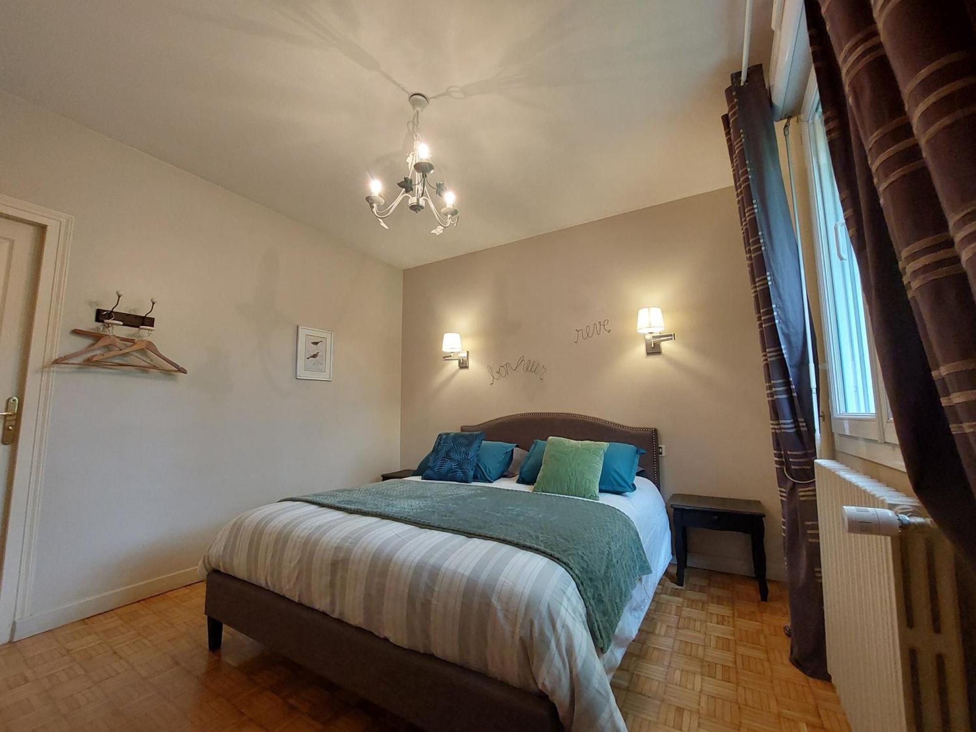 La Maison De Marie, Au Coeur De La Campagne Avec Table D'Hotes Sur Reservation Kerien Exterior photo